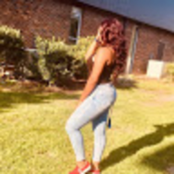 Meet your Posher, Adrianna - Picture 1 of 1